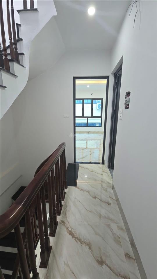 Em gái gửi bán nhà trung tâm thị trấn chúc sơn 51m full tc 3tầng cách ql6 chỉ 200m giá 5 tỷ 150