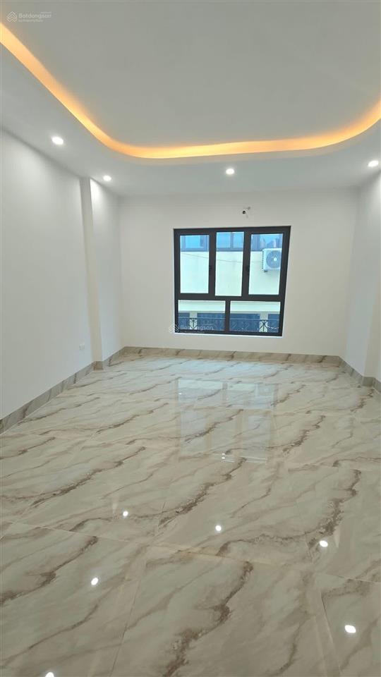 Em gái gửi bán nhà trung tâm thị trấn chúc sơn 51m full tc 3tầng cách ql6 chỉ 200m giá 5 tỷ 150