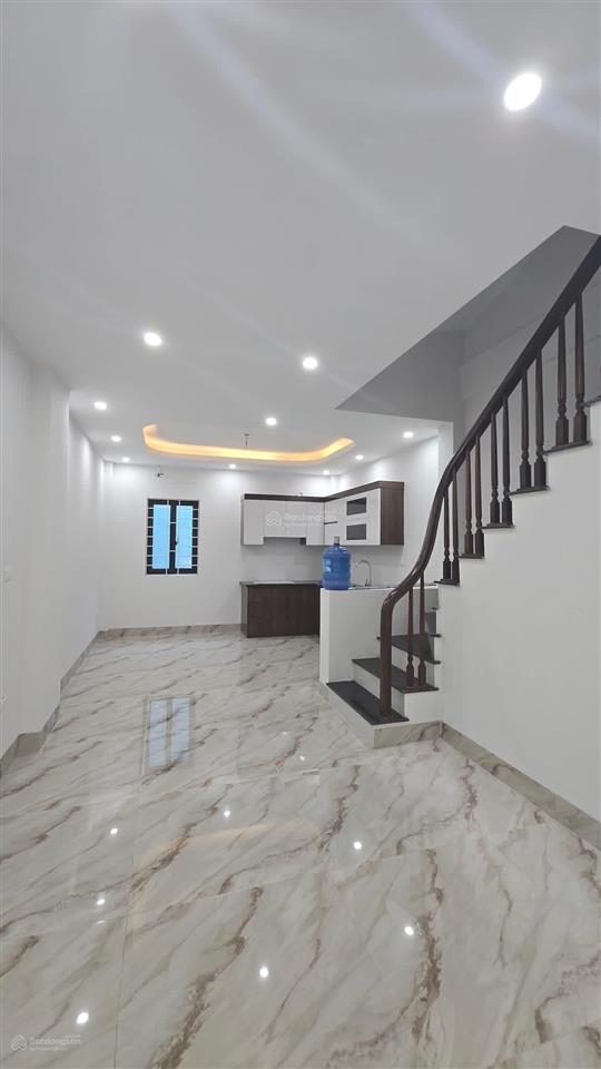 Em gái gửi bán nhà trung tâm thị trấn chúc sơn 51m full tc 3tầng cách ql6 chỉ 200m giá 5 tỷ 150