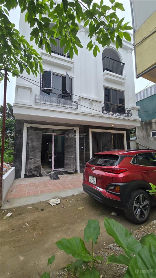 Em gái gửi bán nhà trung tâm thị trấn chúc sơn 51m full tc 3tầng cách ql6 chỉ 200m giá 5 tỷ 150