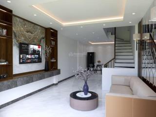 Em gái chuyển công tác vào sài gòn bans nhà 52m2 full thổ cư di chuyển 10p ra bến xe giá cực tốt