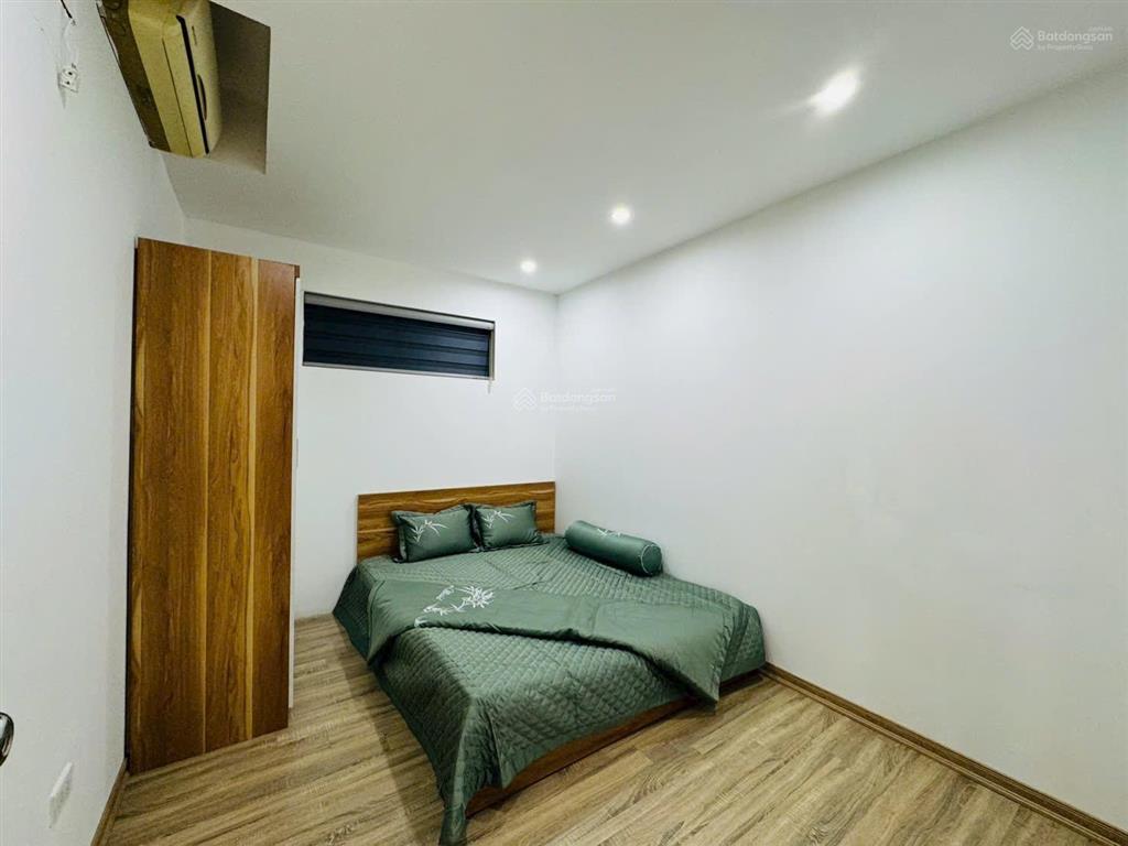 Chị gái em chuyển công tác bán căn chung cư 143 trần phú sát ga tàu văn khê giá hơn 4 tỷ tầng đẹp