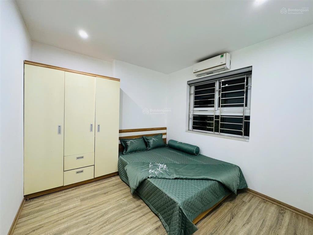 Chị gái em chuyển công tác bán căn chung cư 143 trần phú sát ga tàu văn khê giá hơn 4 tỷ tầng đẹp