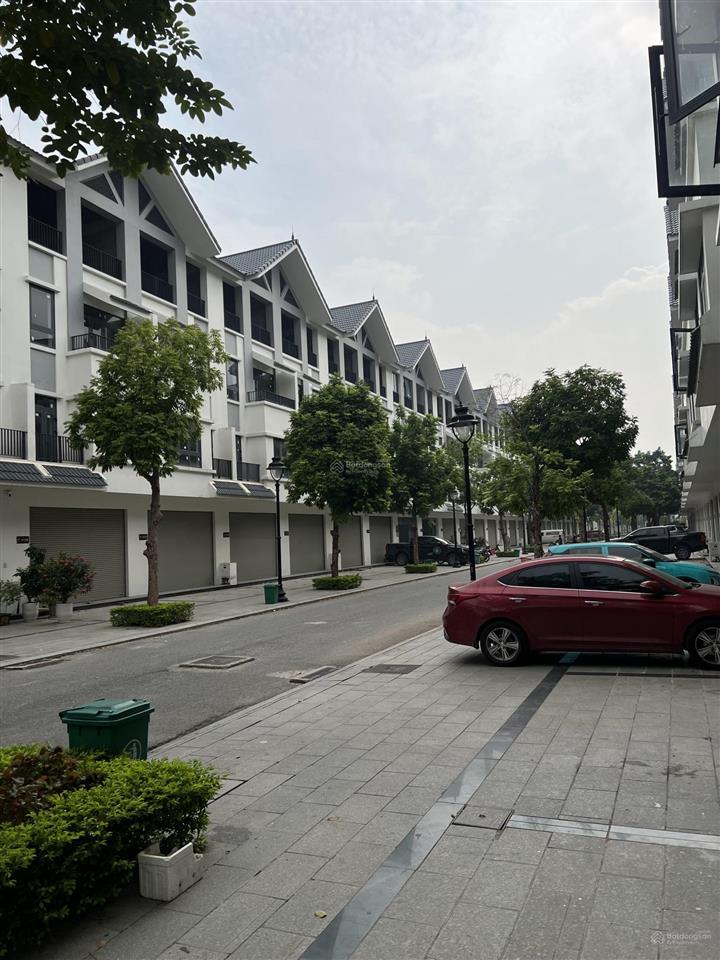 Chính chủ cần bán lk hinode, khu đông dương, giá 11 tỷ. vị trí đẹp, gần hồ.