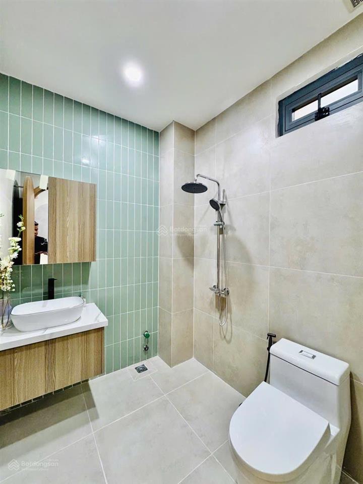 Ngay hàng xanhđh hồng bàng, chợ bà chiểu quận 1 đi 5p  3 tầng lầu, 3pn, 3 toilet, 3,6x8m = 27m2