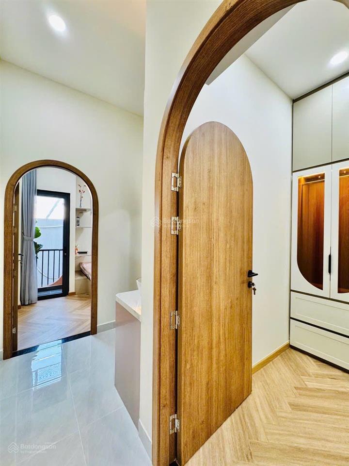 Ngay hàng xanhđh hồng bàng, chợ bà chiểu quận 1 đi 5p  3 tầng lầu, 3pn, 3 toilet, 3,6x8m = 27m2