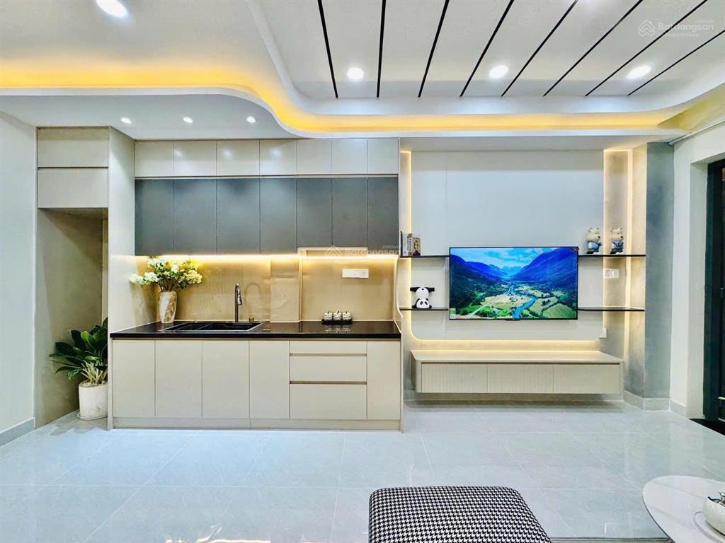Ngay hàng xanhđh hồng bàng, chợ bà chiểu quận 1 đi 5p  3 tầng lầu, 3pn, 3 toilet, 3,6x8m = 27m2