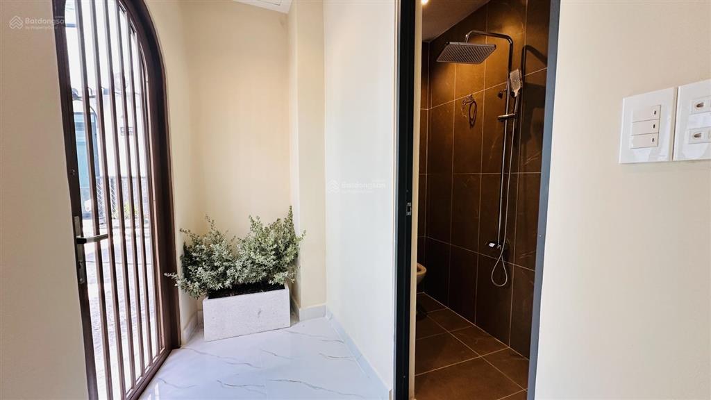 Siêu phẩm + siêu hiếm hẻm xh + 2 mặt tiền trước sau nguyễn kiệm ngang ~3m dài 16,45m, cn 44,3m2