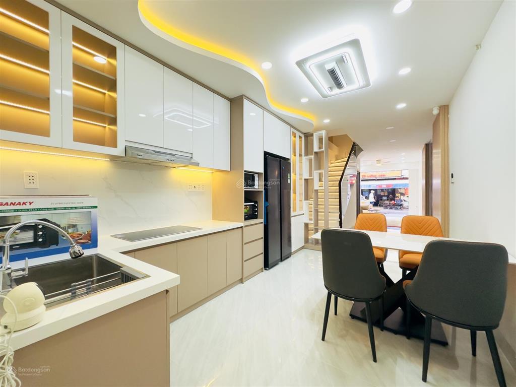 Mặt tiền kinh doanh hiếm vị trí đẹp phú nhuận đường phùng văn cung, giáp phan đăng lưu