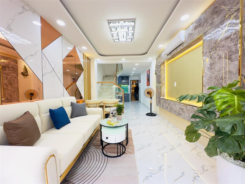 Cạnh phố ẩm thực phan xích long phú nhuận, hẻm xe hơi  diện tích 40m2. kết cấu 1 trệt 3 lầu