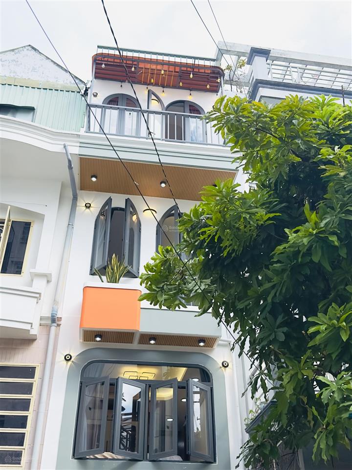Cạnh phố ẩm thực phan xích long phú nhuận, hẻm xe hơi  diện tích 40m2. kết cấu 1 trệt 3 lầu