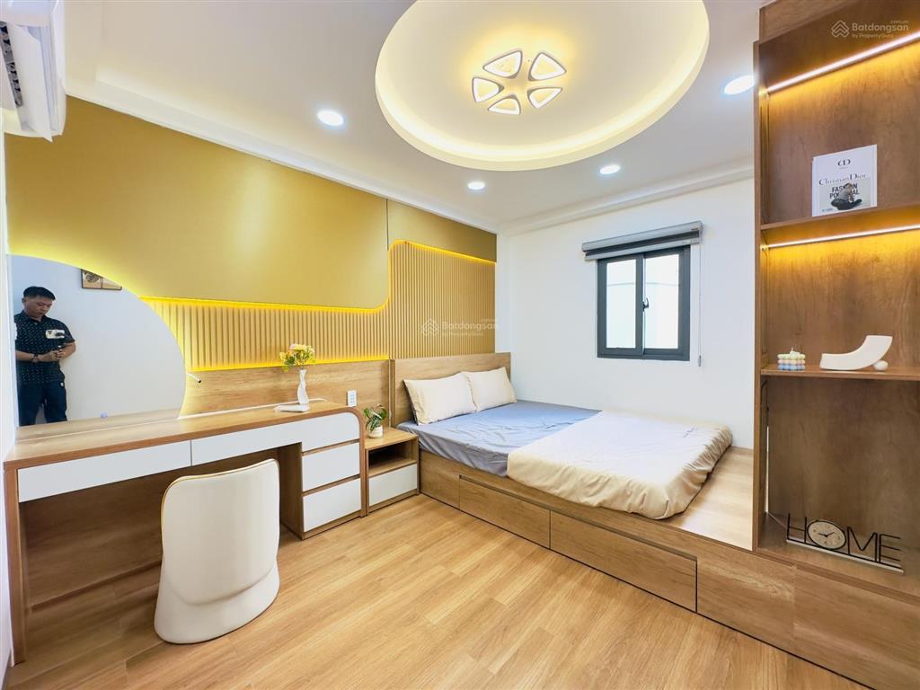 Cạnh phố ẩm thực phan xích long phú nhuận, hẻm xe hơi  diện tích 40m2. kết cấu 1 trệt 3 lầu