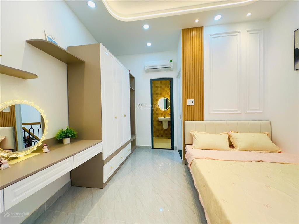 Biệt thự mini giữa lòng phan xích long  hoa sữa chỉ nhỉnh 100 triệu/m2 cho ~ 60m2 đất full ko lg