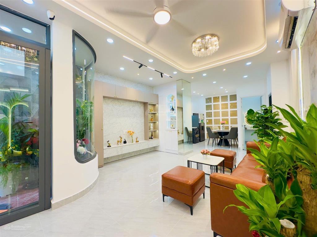 Biệt thự mini giữa lòng phan xích long  hoa sữa chỉ nhỉnh 100 triệu/m2 cho ~ 60m2 đất full ko lg