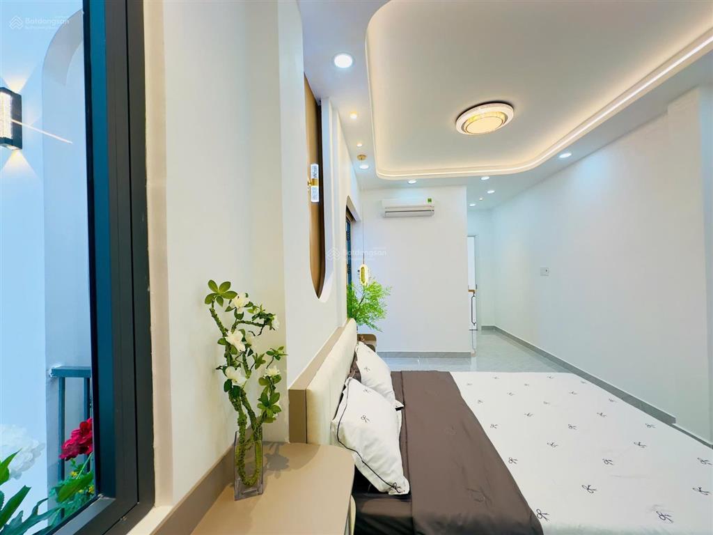 Biệt thự mini giữa lòng phan xích long  hoa sữa chỉ nhỉnh 100 triệu/m2 cho ~ 60m2 đất full ko lg