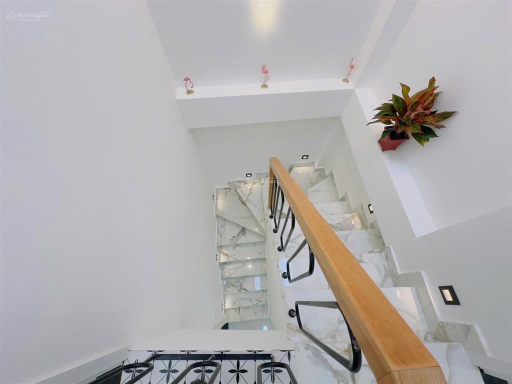 Biệt thự mini giữa lòng phan xích long  hoa sữa chỉ nhỉnh 100 triệu/m2 cho ~ 60m2 đất full ko lg