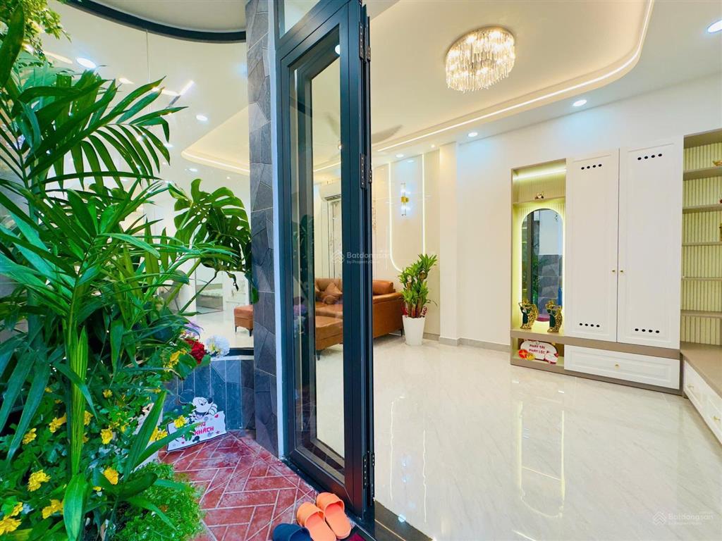 Biệt thự mini giữa lòng phan xích long  hoa sữa chỉ nhỉnh 100 triệu/m2 cho ~ 60m2 đất full ko lg