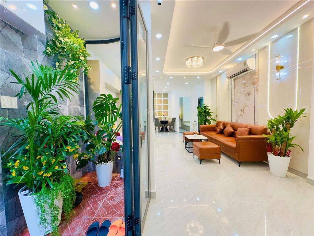 Biệt thự mini giữa lòng phan xích long  hoa sữa chỉ nhỉnh 100 triệu/m2 cho ~ 60m2 đất full ko lg