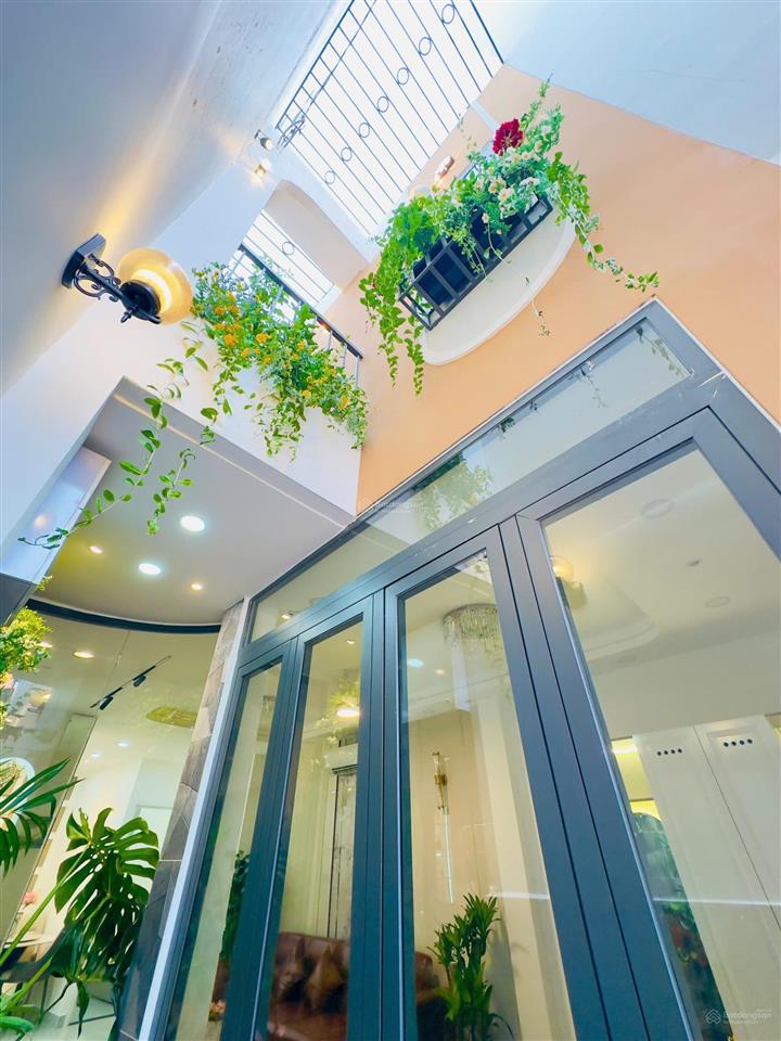 Biệt thự mini giữa lòng phan xích long  hoa sữa chỉ nhỉnh 100 triệu/m2 cho ~ 60m2 đất full ko lg