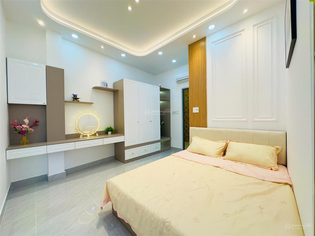 Biệt thự mini giữa lòng phan xích long  hoa sữa chỉ nhỉnh 100 triệu/m2 cho ~ 60m2 đất full ko lg