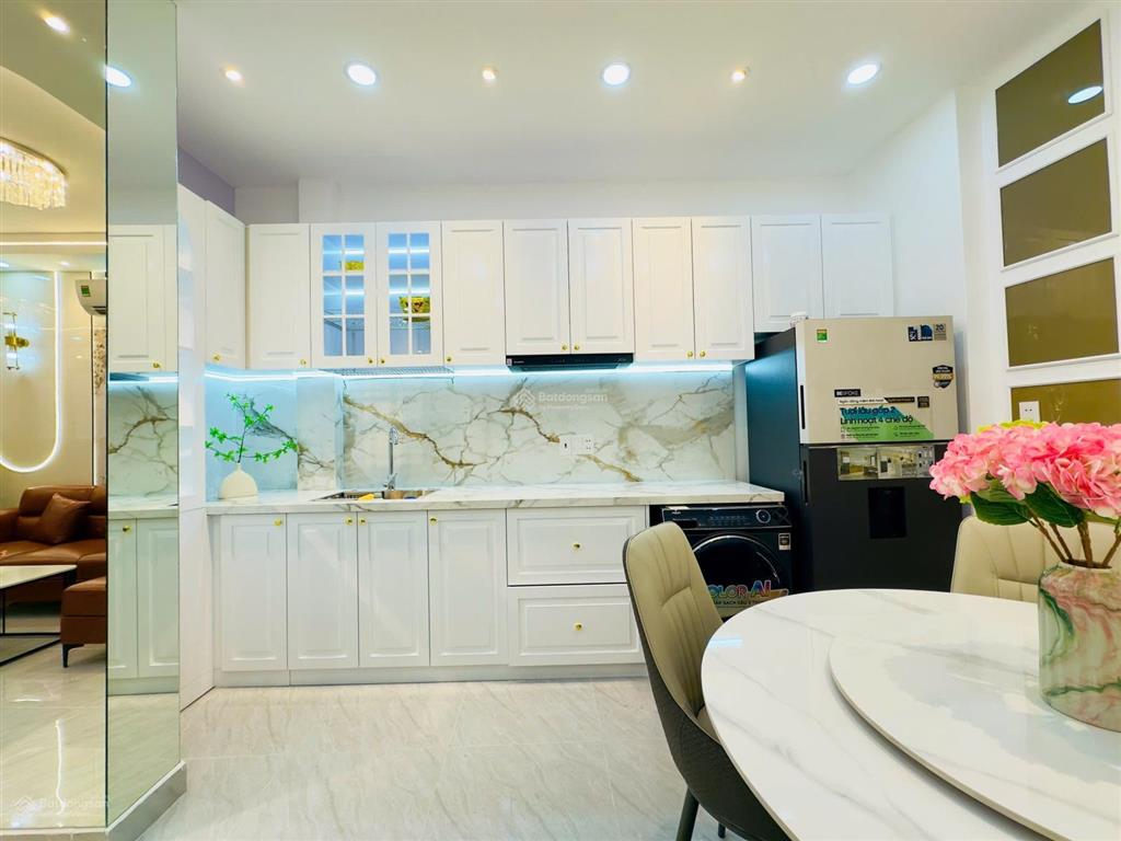 Biệt thự mini giữa lòng phan xích long  hoa sữa chỉ nhỉnh 100 triệu/m2 cho ~ 60m2 đất full ko lg