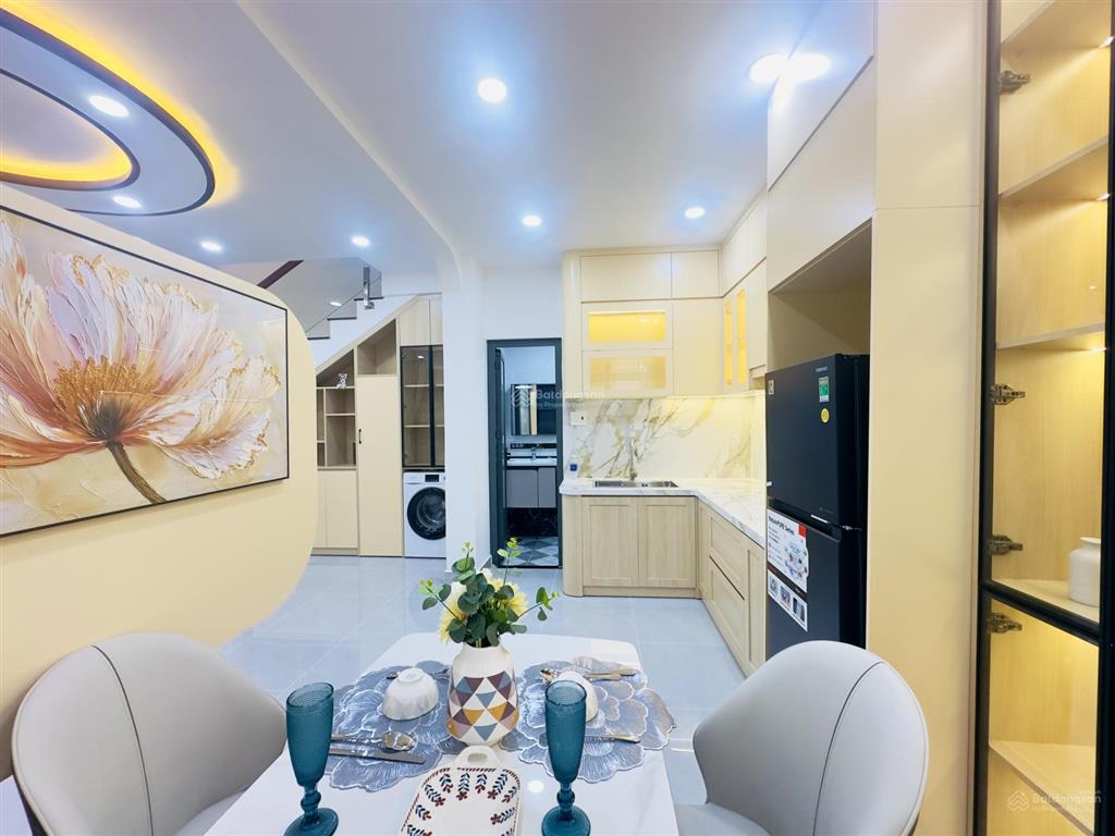 Siêu phẩm 4 tầng đẹp lung linh ngay góc trương quốc dung nguyễn văn trổi ngang 6.15m sổ đẹp, ~38m2