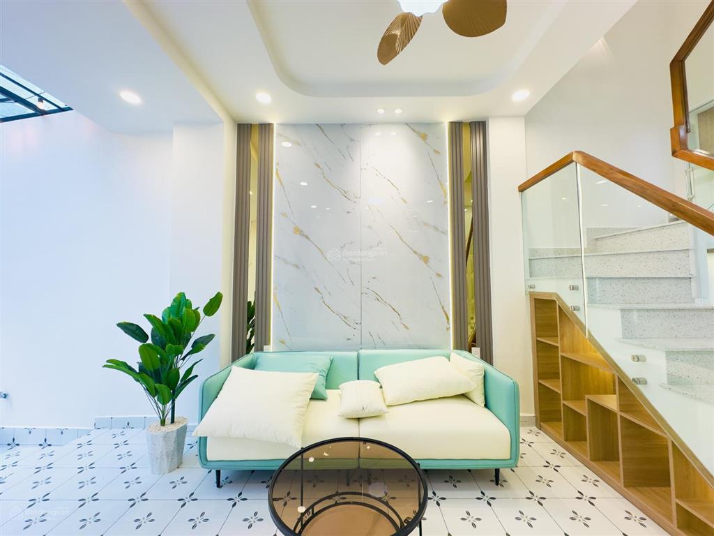 Bán nhà hxh 330/ phan văn trị, 6,3 tỷ (thương lượng). dt 3,4m dài 12,2m, nở hậu 3,45m, 44m²