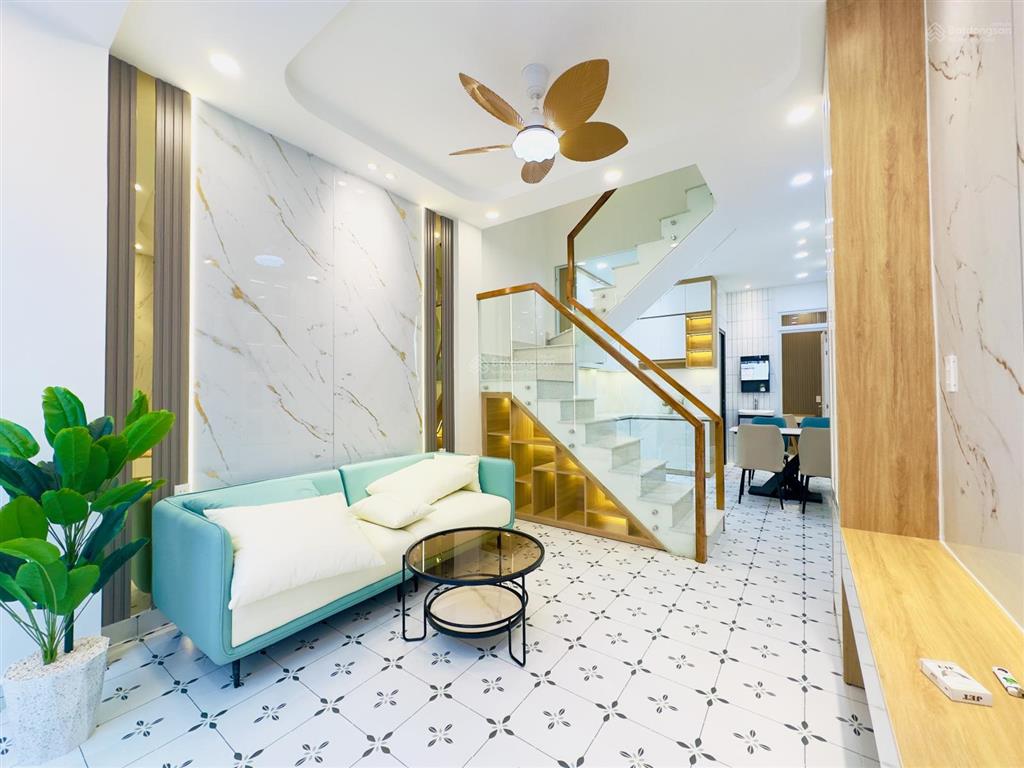 Bán nhà hxh 330/ phan văn trị, 6,3 tỷ (thương lượng). dt 3,4m dài 12,2m, nở hậu 3,45m, 44m²