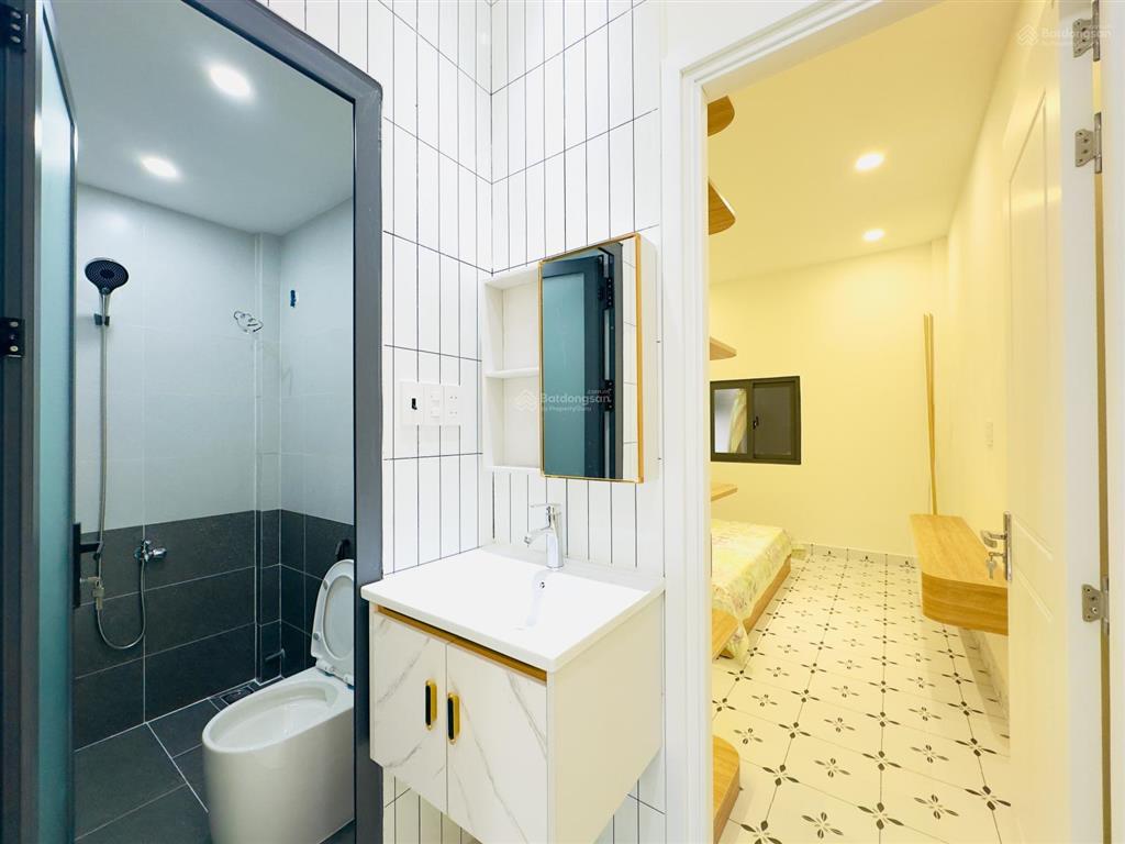 Bán nhà hxh 330/ phan văn trị, 6,3 tỷ (thương lượng). dt 3,4m dài 12,2m, nở hậu 3,45m, 44m²