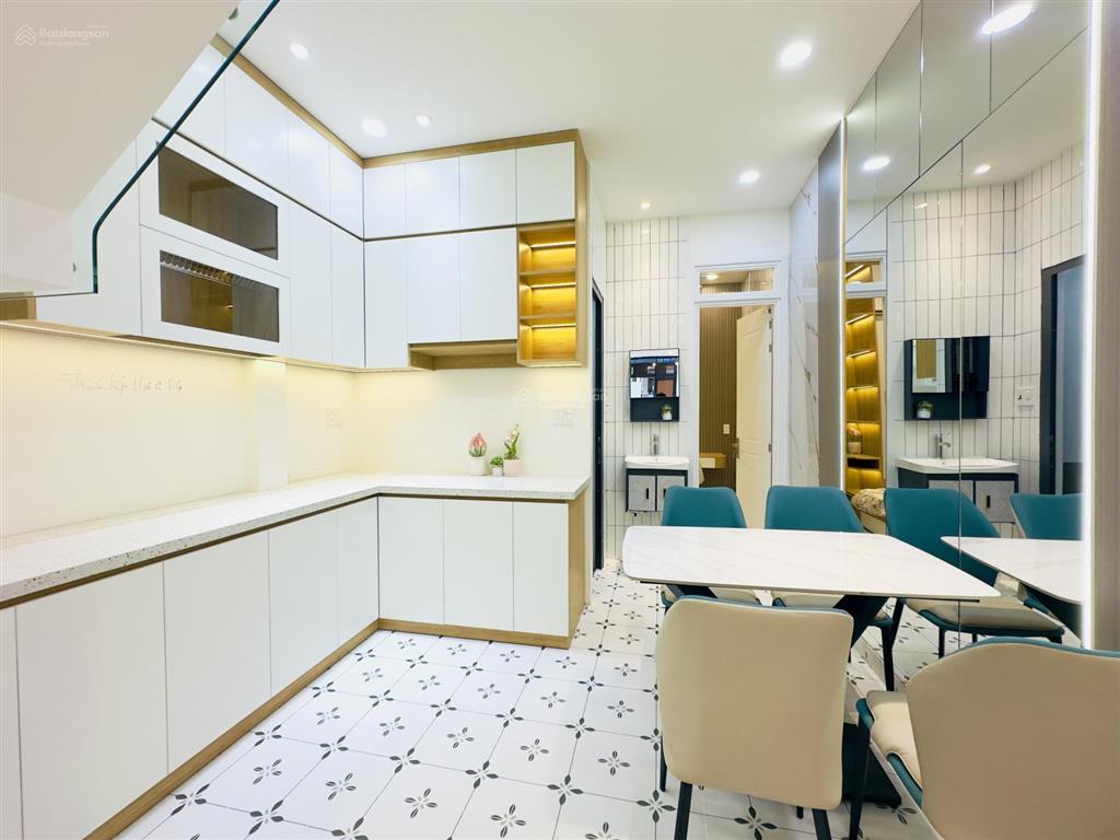 Bán nhà hxh 330/ phan văn trị, 6,3 tỷ (thương lượng). dt 3,4m dài 12,2m, nở hậu 3,45m, 44m²