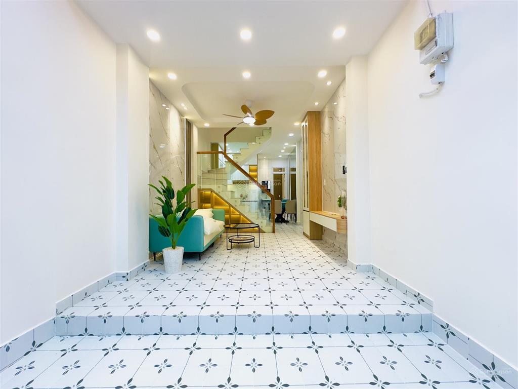 Bán nhà hxh 330/ phan văn trị, 6,3 tỷ (thương lượng). dt 3,4m dài 12,2m, nở hậu 3,45m, 44m²