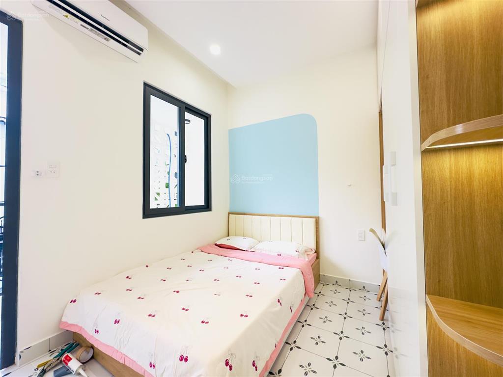 Bán nhà hxh 330/ phan văn trị, 6,3 tỷ (thương lượng). dt 3,4m dài 12,2m, nở hậu 3,45m, 44m²