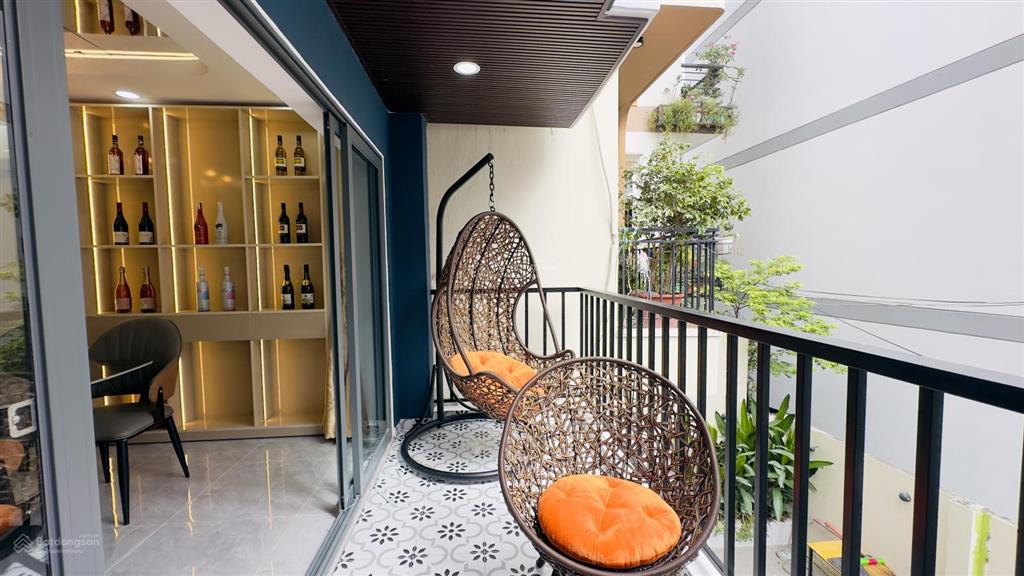 Nhà mới phú nhuận  oto vào nhà  5 tầng  50m2  thang máy chỉ 10.95, 3.85m ( nh 4m ) x 13m 50m2