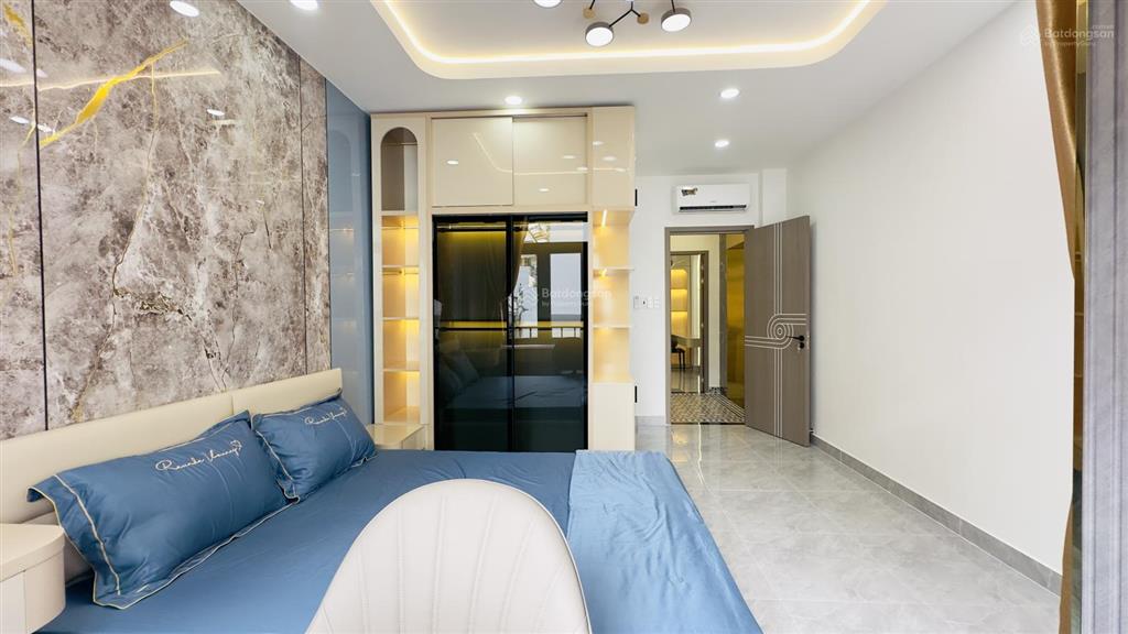 Nhà mới phú nhuận  oto vào nhà  5 tầng  50m2  thang máy chỉ 10.95, 3.85m ( nh 4m ) x 13m 50m2