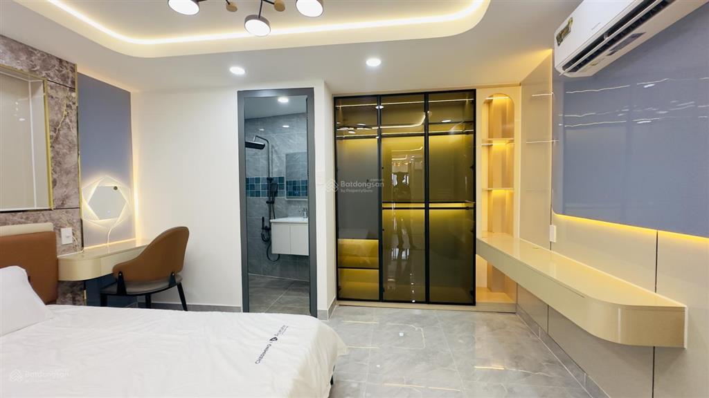 Nhà mới phú nhuận  oto vào nhà  5 tầng  50m2  thang máy chỉ 10.95, 3.85m ( nh 4m ) x 13m 50m2