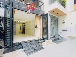 Nhà mới phú nhuận  oto vào nhà  5 tầng  50m2  thang máy chỉ 10.95, 3.85m ( nh 4m ) x 13m 50m2