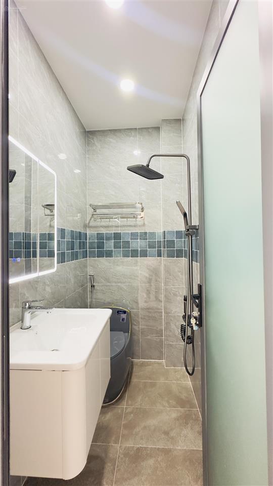 Nhà mới phú nhuận  oto vào nhà  5 tầng  50m2  thang máy chỉ 10.95, 3.85m ( nh 4m ) x 13m 50m2