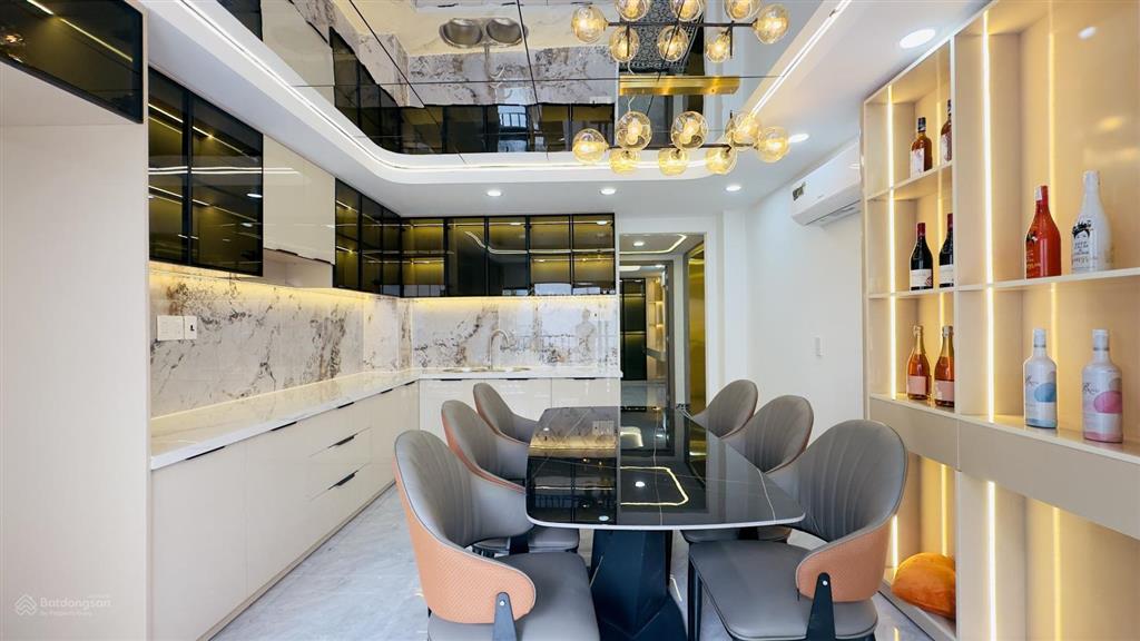 Nhà mới phú nhuận  oto vào nhà  5 tầng  50m2  thang máy chỉ 10.95, 3.85m ( nh 4m ) x 13m 50m2