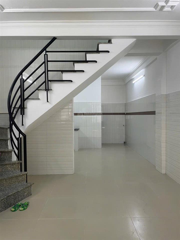 Giảm 800tr. nhà hiếm khu phan xích long pn, 4,1m x 11m, cn 45m2, 90m2 sàn, 2 tầng btct, kế hxh