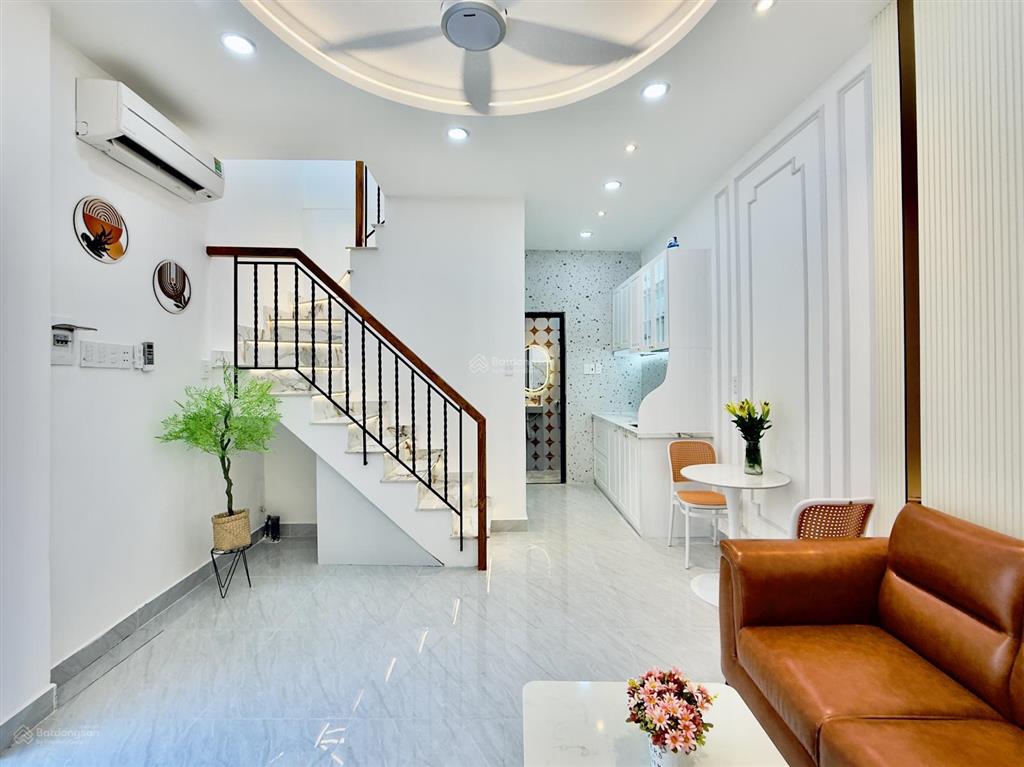 Nhà đẹp hiếm 3pn, 2 tầng, 50m2 sàn, 4x7m, 28m2 sử dụng, kế hxh 18 tăng bạt hổ, gần chợ, đh văn lang