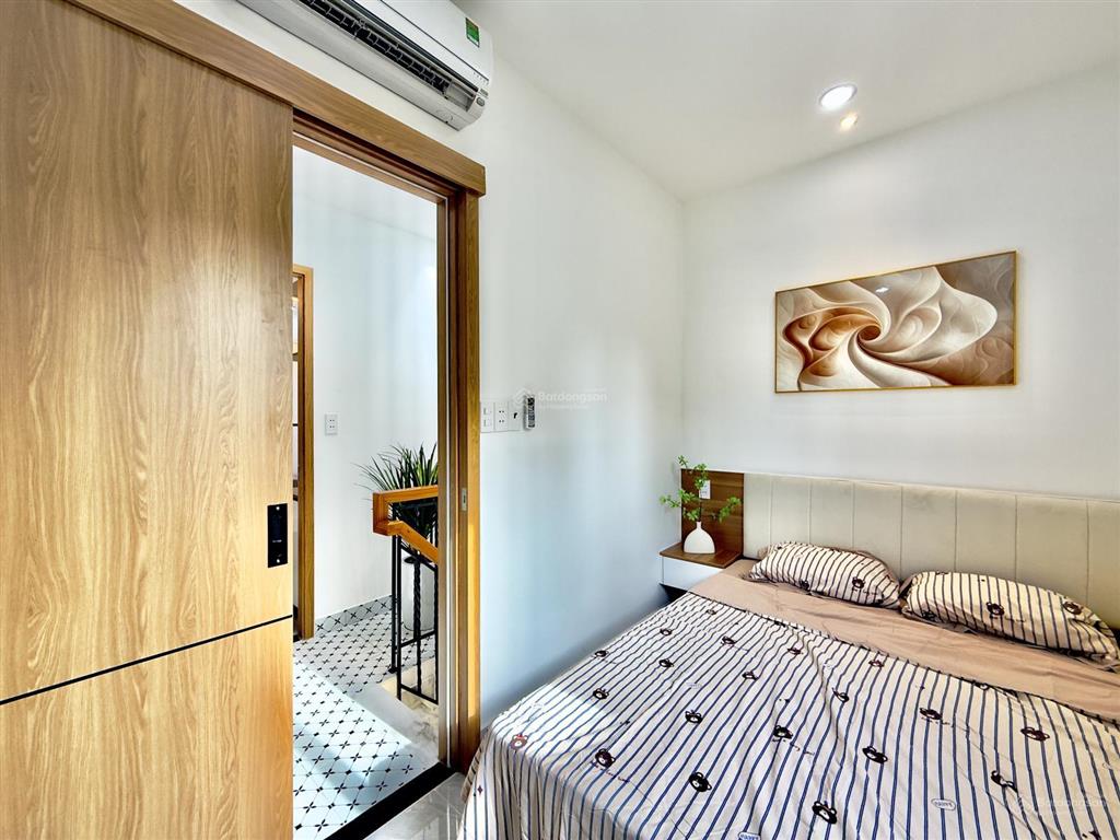 Nhà đẹp hiếm 3pn, 2 tầng, 50m2 sàn, 4x7m, 28m2 sử dụng, kế hxh 18 tăng bạt hổ, gần chợ, đh văn lang
