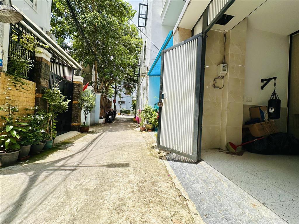 Siêu phẩm hxh nguyễn bỉnh khiêm chỉ 8.5 tỷ tl
diện tích đẹp 4m 14m nở hậu 4,2m, 60m2, 222m2 sàn