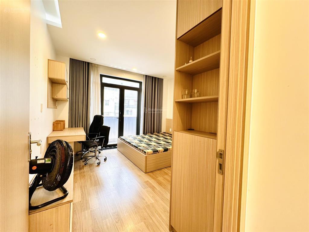 Siêu phẩm hxh nguyễn bỉnh khiêm chỉ 8.5 tỷ tl
diện tích đẹp 4m 14m nở hậu 4,2m, 60m2, 222m2 sàn