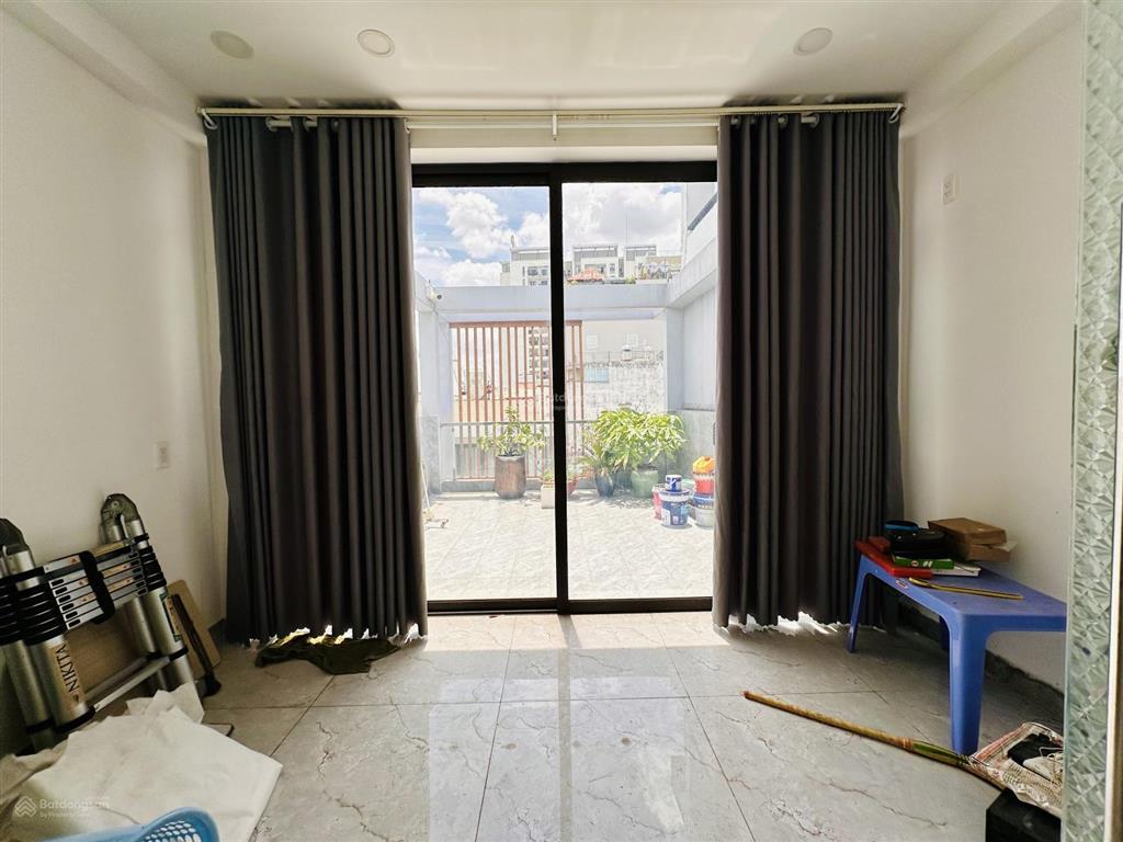 Siêu phẩm hxh nguyễn bỉnh khiêm chỉ 8.5 tỷ tl
diện tích đẹp 4m 14m nở hậu 4,2m, 60m2, 222m2 sàn