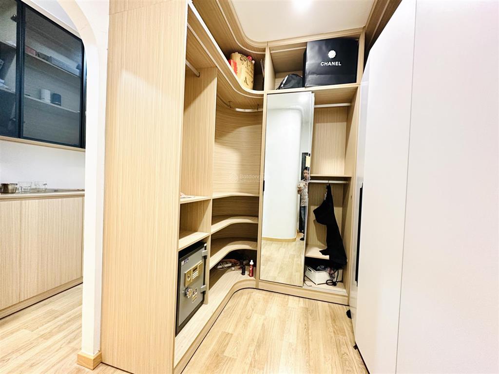 Siêu phẩm hxh nguyễn bỉnh khiêm chỉ 8.5 tỷ tl
diện tích đẹp 4m 14m nở hậu 4,2m, 60m2, 222m2 sàn