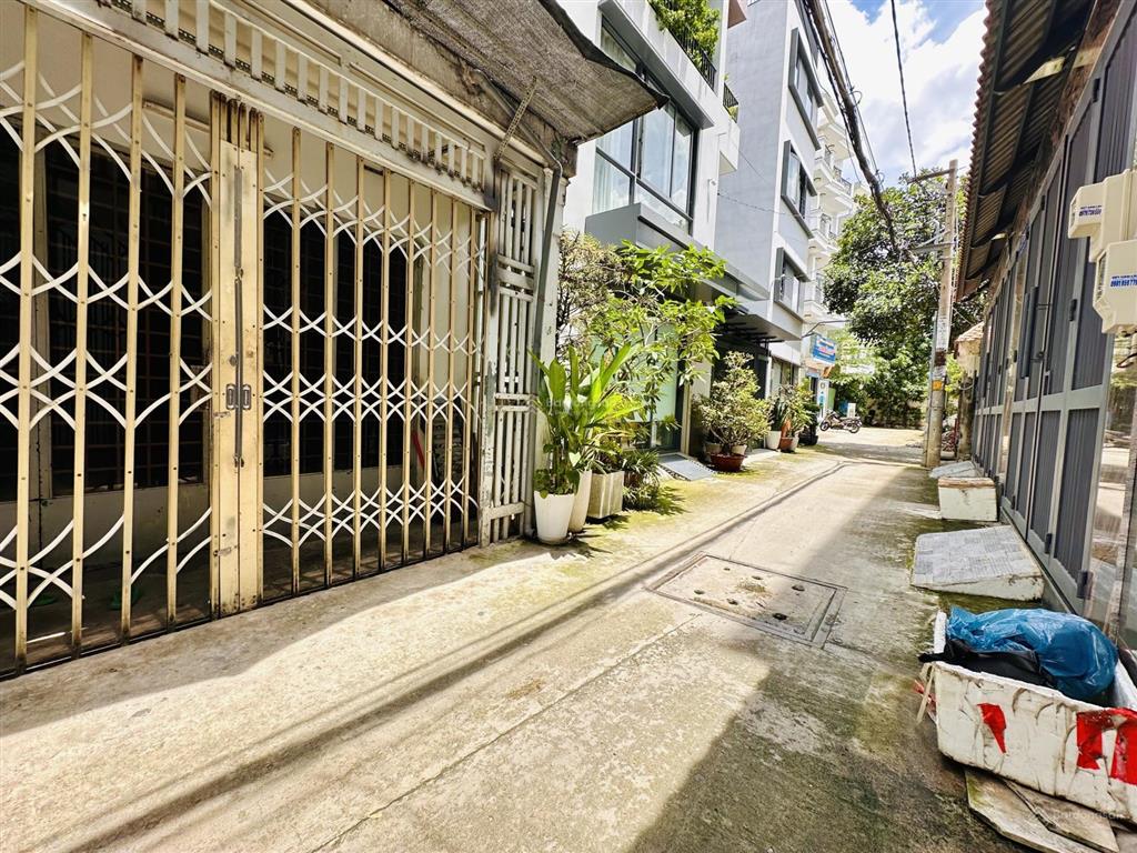 Siêu phẩm hxh nguyễn bỉnh khiêm chỉ 8.5 tỷ tl
diện tích đẹp 4m 14m nở hậu 4,2m, 60m2, 222m2 sàn