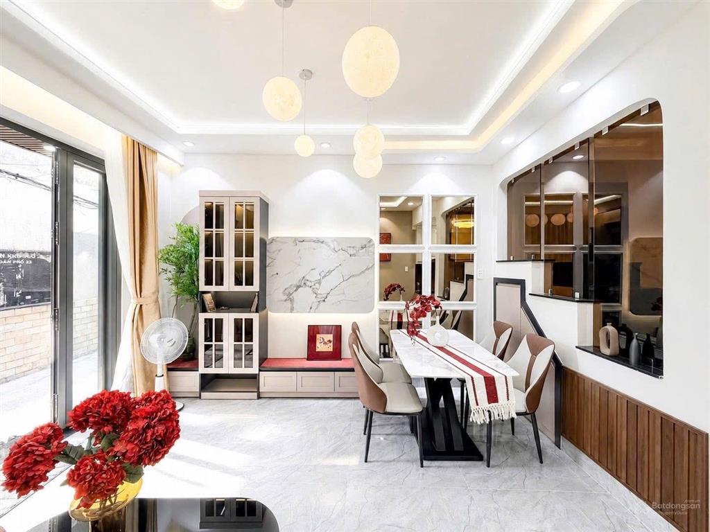 Chỉ 5ty950 nhà khu sang vip phú nhuận nhà hẻm xh 489/ vip huỳnh văn bánh 3 tầng mới đẹp. 28m2