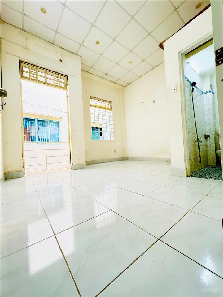Gần hẻm xe hơi thạch thị thanh  nguyễn hữu cầu, phường tân định. dt 4m3 x 5m nở hậu nhẹ 20,5m