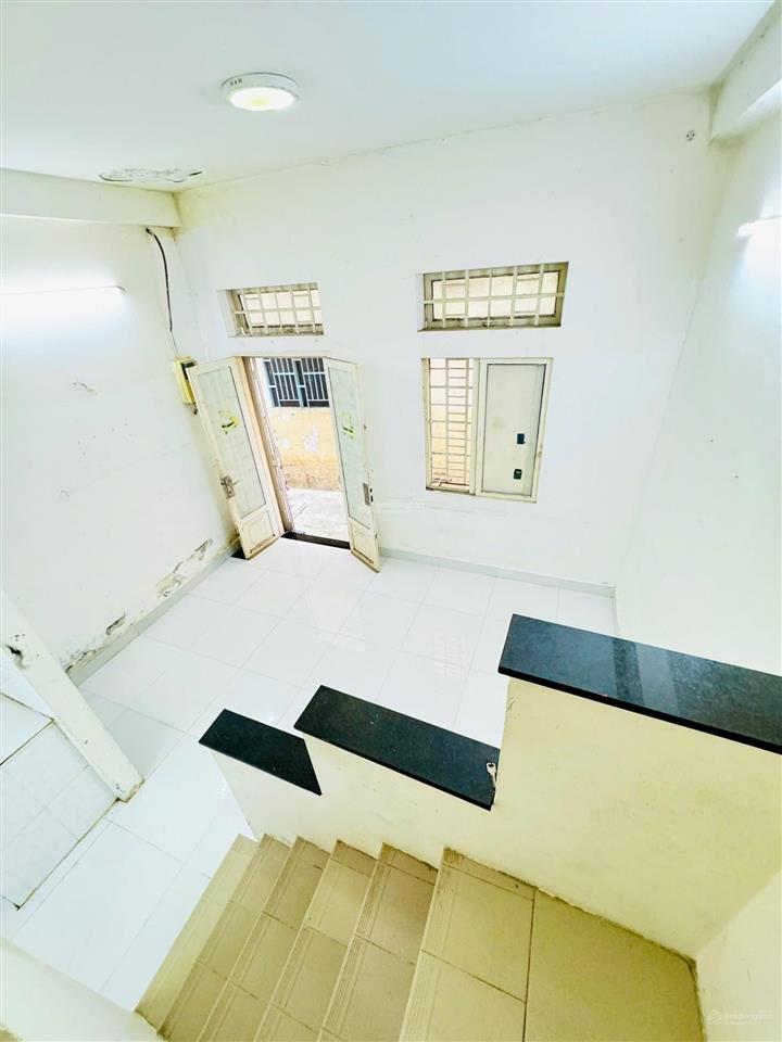 Gần hẻm xe hơi thạch thị thanh  nguyễn hữu cầu, phường tân định. dt 4m3 x 5m nở hậu nhẹ 20,5m