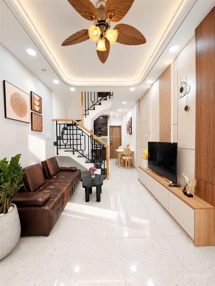 Giảm thẳng 400 triệu nhà phố phan xích long chỉ 5.75 tỷ